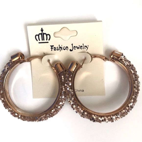 SALE! 4 Pairs Fashion Earrings - Picture 4 of 5